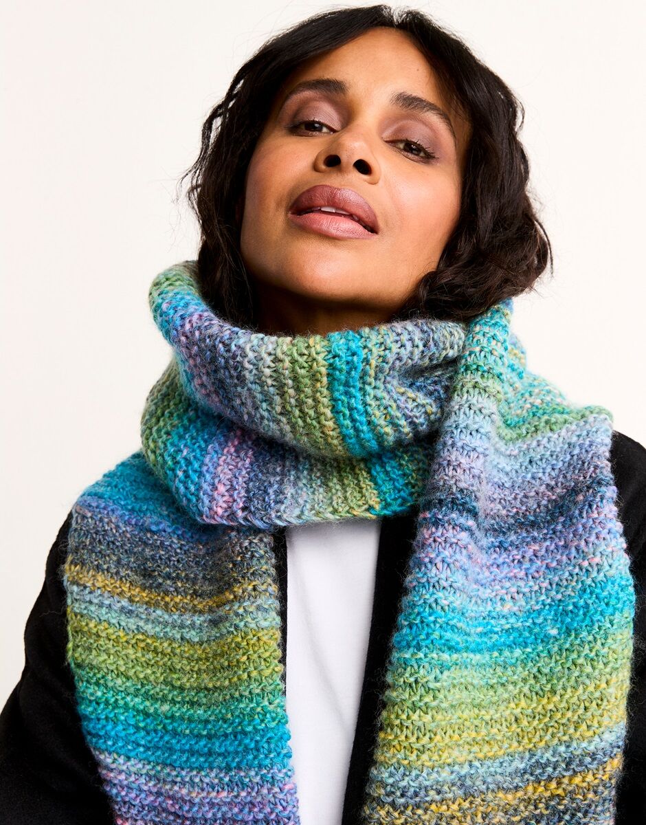 Sirdar Pattern 10807